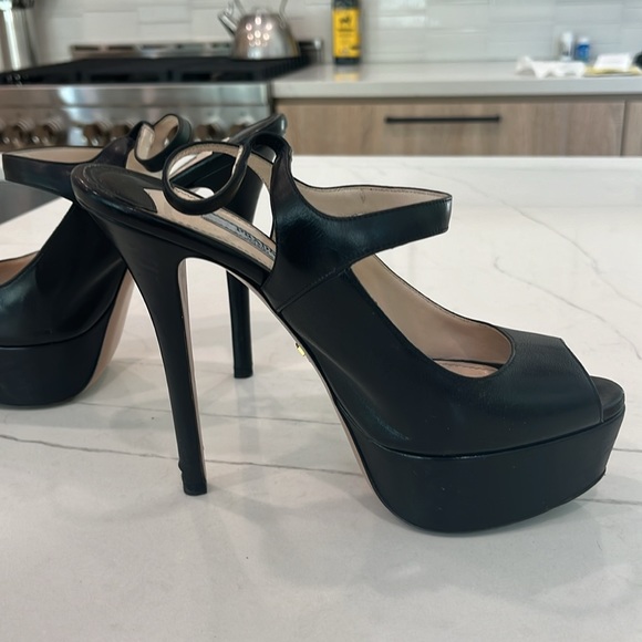 Prada peep toe platform heels - Picture 4 of 10